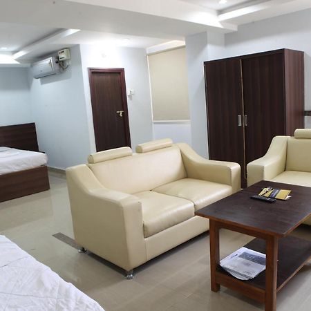 Nova Pride Hotel Haydarabad Dış mekan fotoğraf