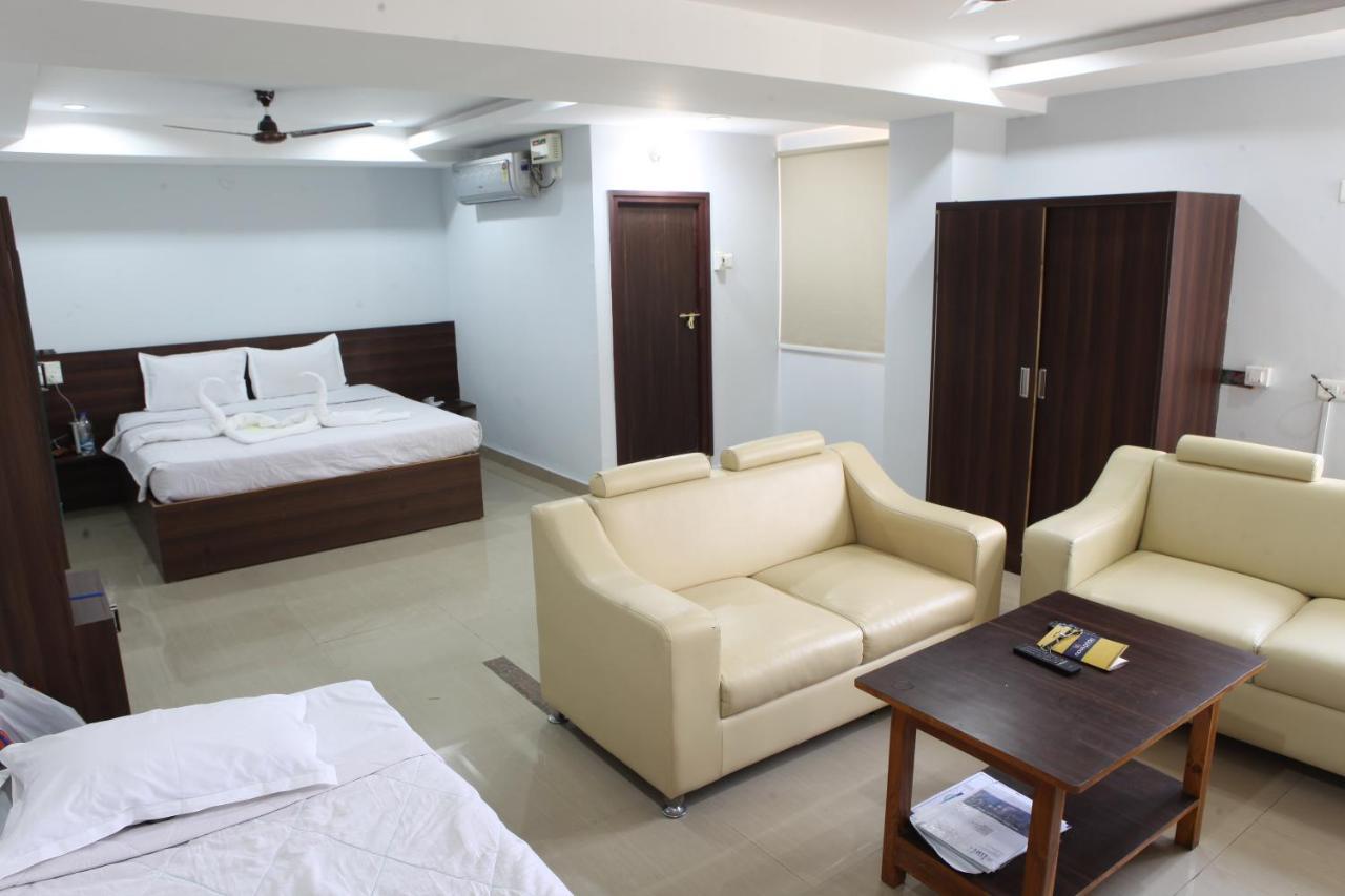 Nova Pride Hotel Haydarabad Dış mekan fotoğraf