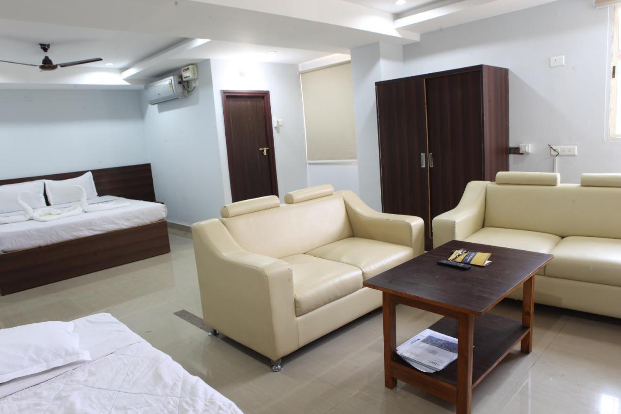 Nova Pride Hotel Haydarabad Dış mekan fotoğraf